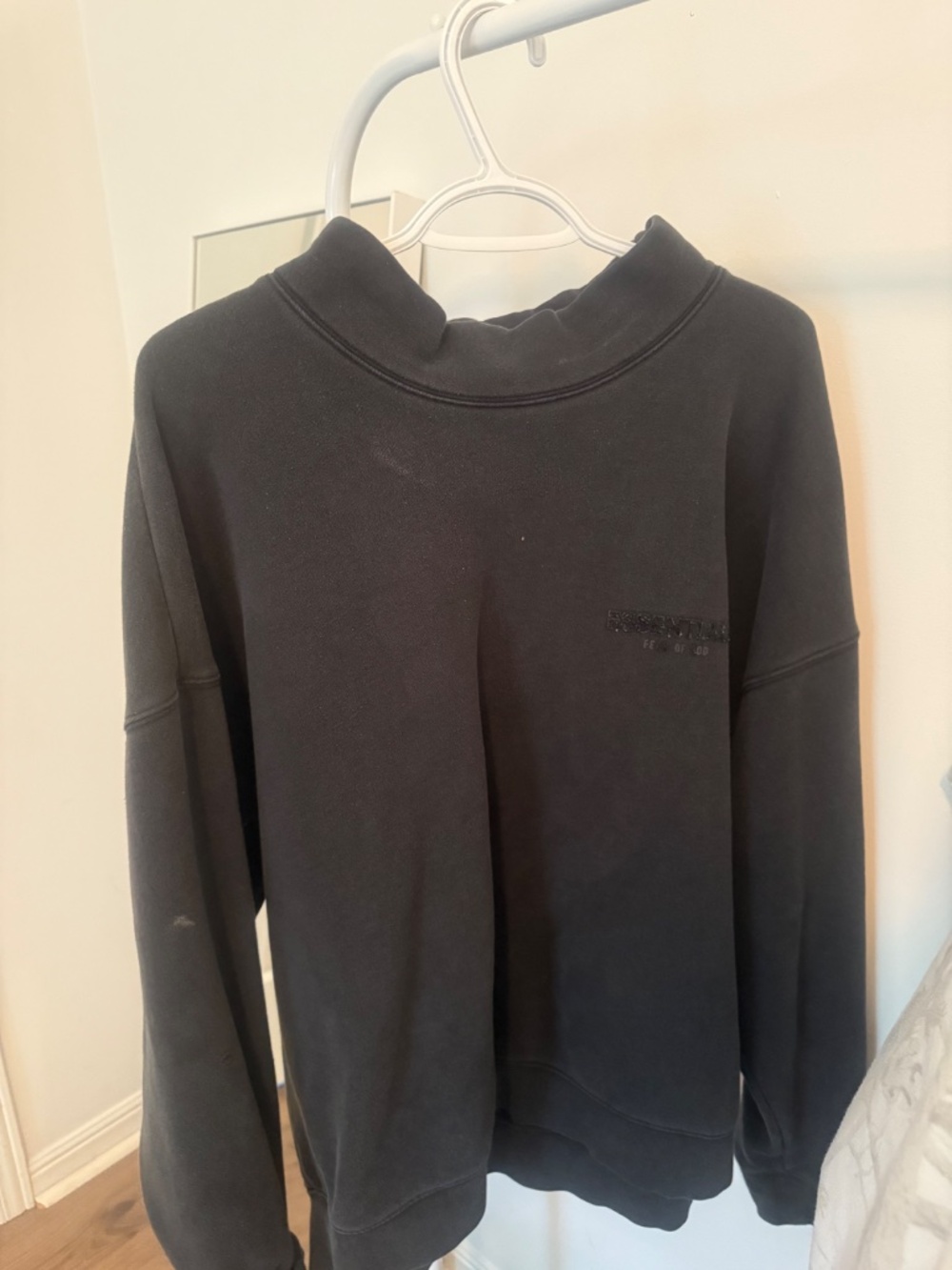 Essentials mock neck - Picture 3 of 4